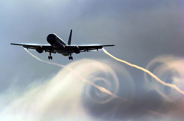 飛行機後方に現れる後流渦
