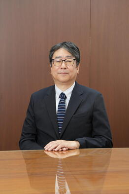 地域資源創成学部長　桑野斉