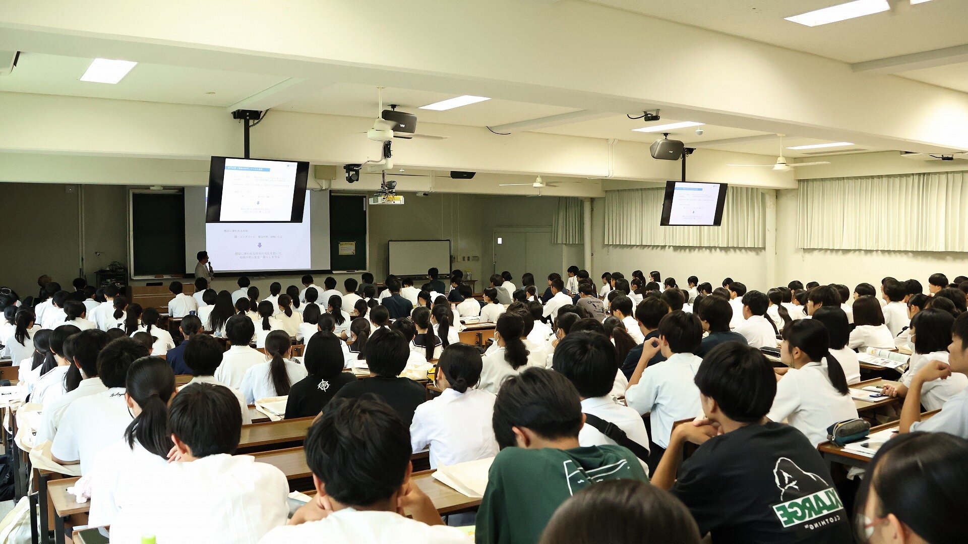 地域資源創成学部の学生企画の様子