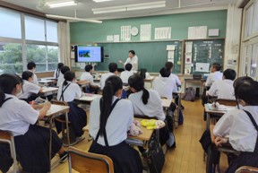 清武中学校2年生のキャリア教育の授業で講話をしました