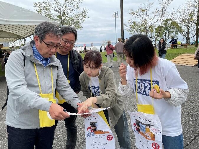 ボランティア学生と教職員