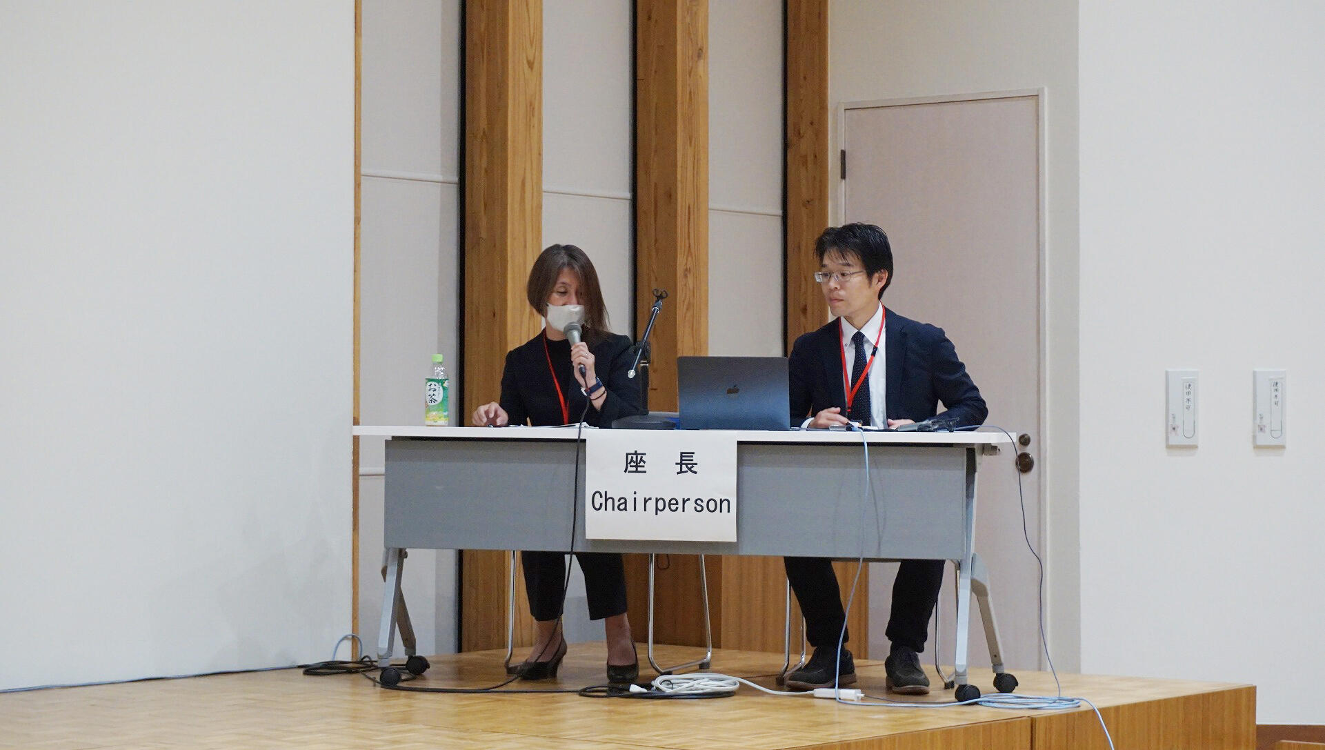 座長を務めた上村教授（左）と関口教授（右）
