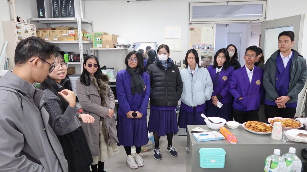 工学部の研究室訪問の様子