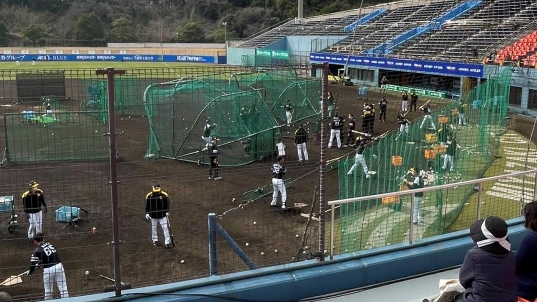 生目の杜運動公園でキャンプを張る  ソフトバンク