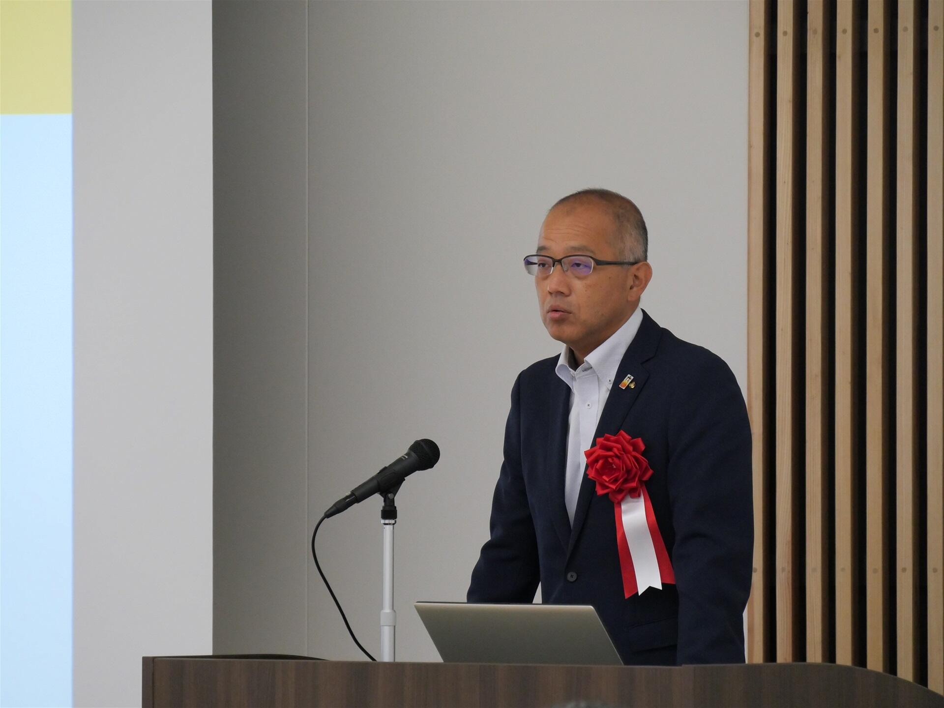 挨拶をされる佐藤副知事
