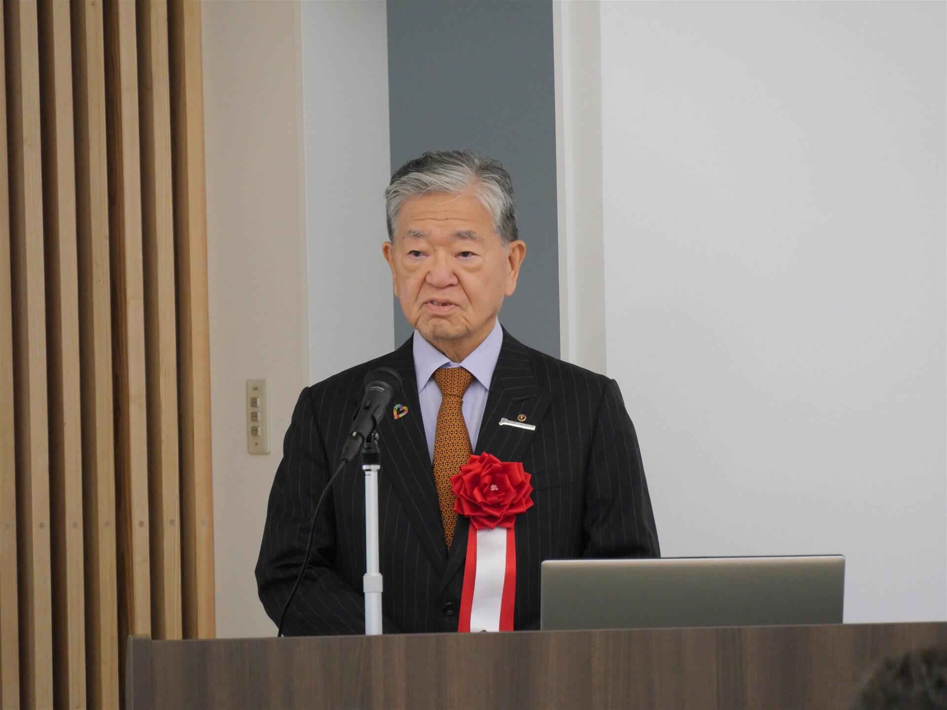 挨拶をされる米良商工会議所連合会会頭