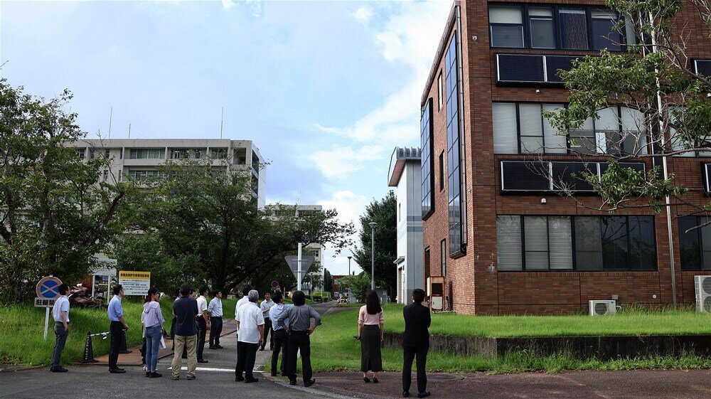 施設見学の様子