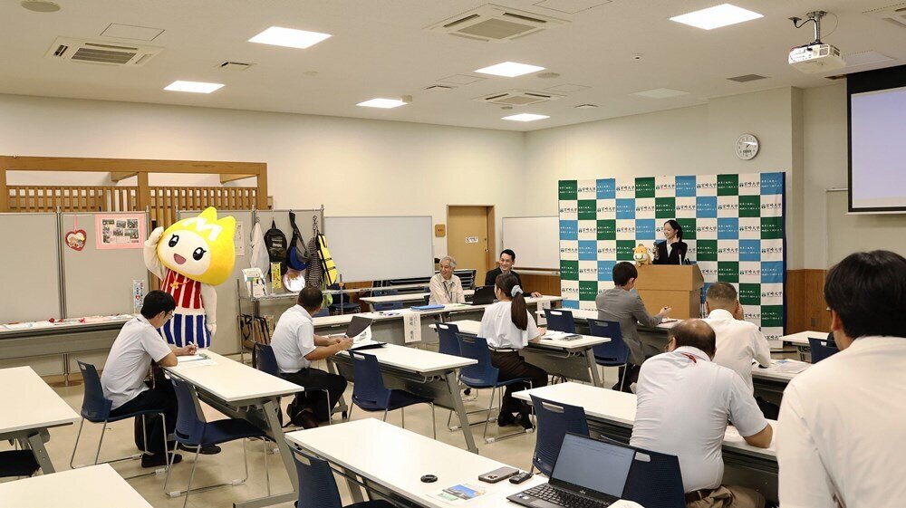 記者会見の様子