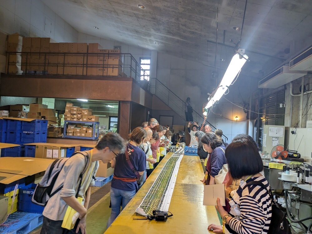 教職員工場見学ツアーの様子