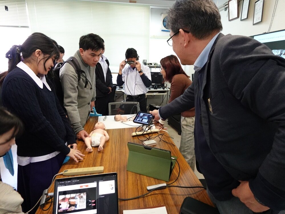 工学部での見学の様子