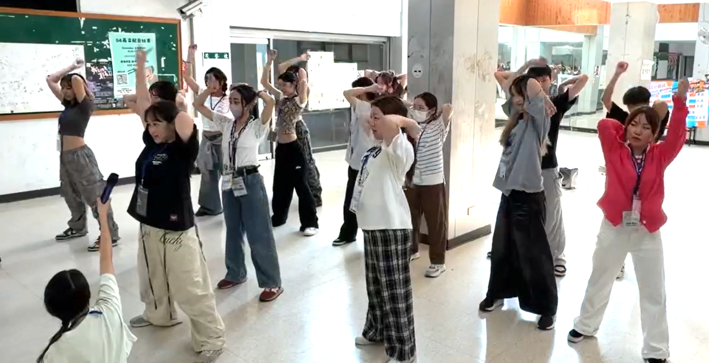 クラブ活動でのダンスを通した交流.png